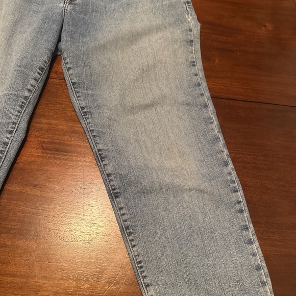 Levi's 550 Women's Jeans Size 14S Classic Relaxed Tapered Light Wash Stretch - Picture 8 of 8